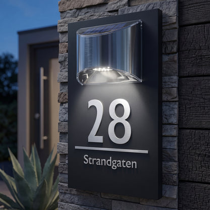 Klynero HausLume – Personalisiertes Hausnummernschild mit Solarlicht